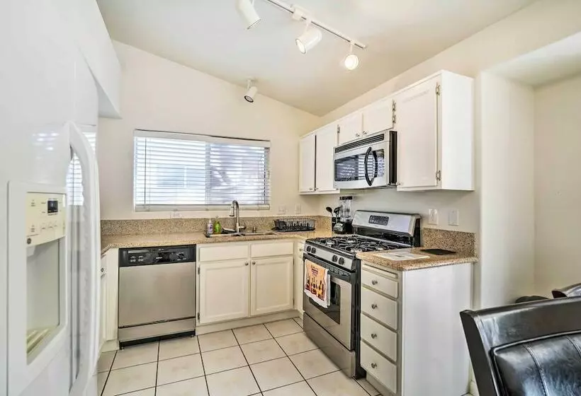 North Las Vegas Home W/ Yard, 7 Mi To Dtwn!
