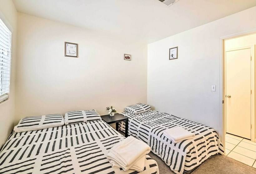 North Las Vegas Home W/ Yard, 7 Mi To Dtwn!