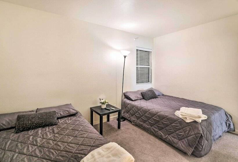 North Las Vegas Home W/ Yard, 7 Mi To Dtwn!