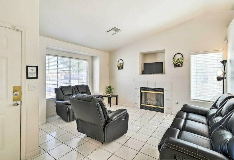 North Las Vegas Home W/ Yard, 7 Mi To Dtwn!
