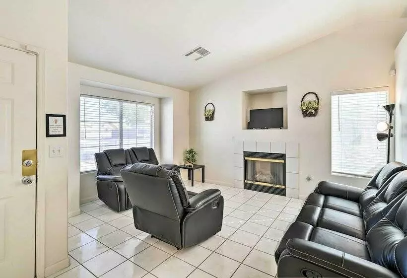 North Las Vegas Home W/ Yard, 7 Mi To Dtwn!