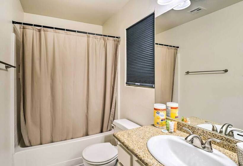 North Las Vegas Home W/ Yard, 7 Mi To Dtwn!