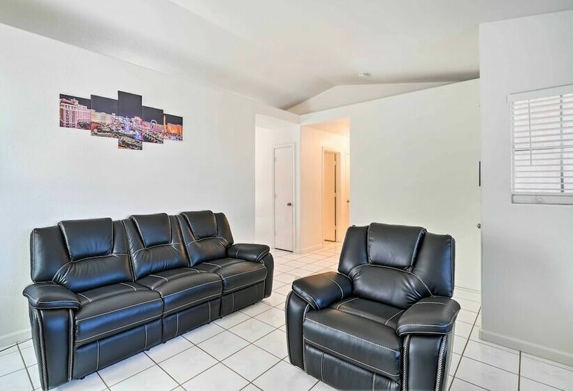 North Las Vegas Home W/ Yard, 7 Mi To Dtwn!