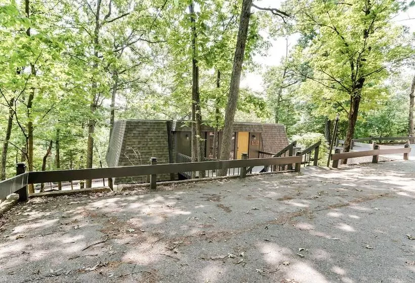 Osage Beach Home W/ Lake Views: Pets Welcome!