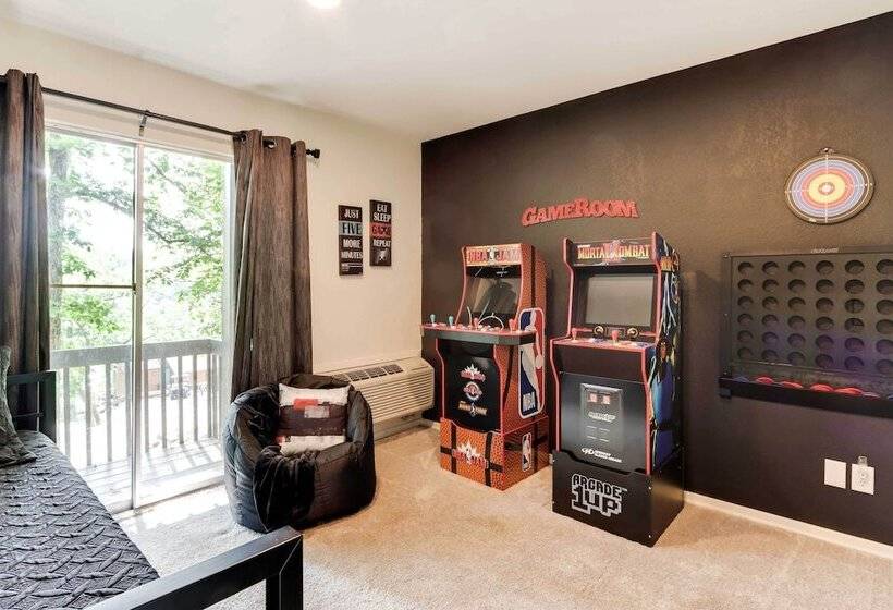 Osage Beach Home W/ Lake Views: Pets Welcome!