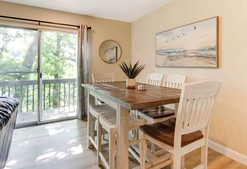 Osage Beach Home W/ Lake Views: Pets Welcome!