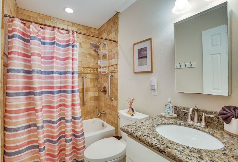 Pet Friendly Galveston Cottage < 1 Mi To Beach!