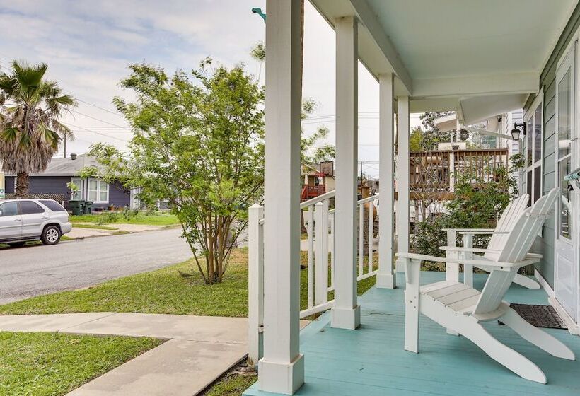 Pet Friendly Galveston Cottage < 1 Mi To Beach!