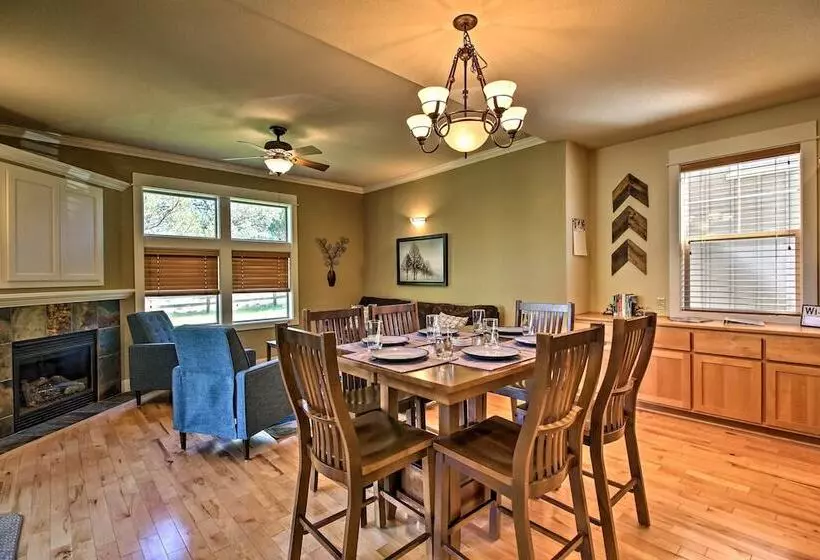 Redmond House W/ Community Amenities Access