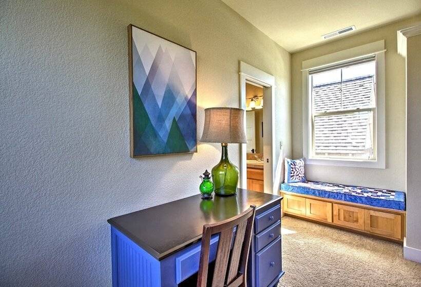 Redmond House W/ Community Amenities Access