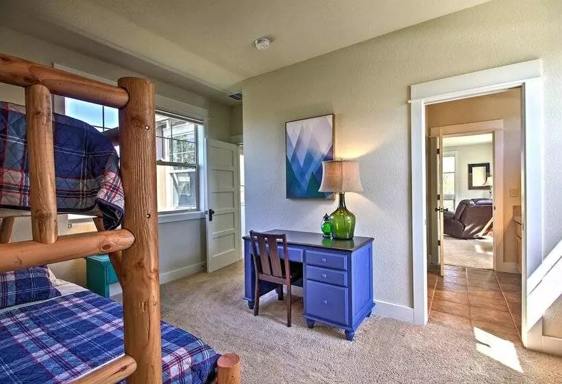 Redmond House W/ Community Amenities Access