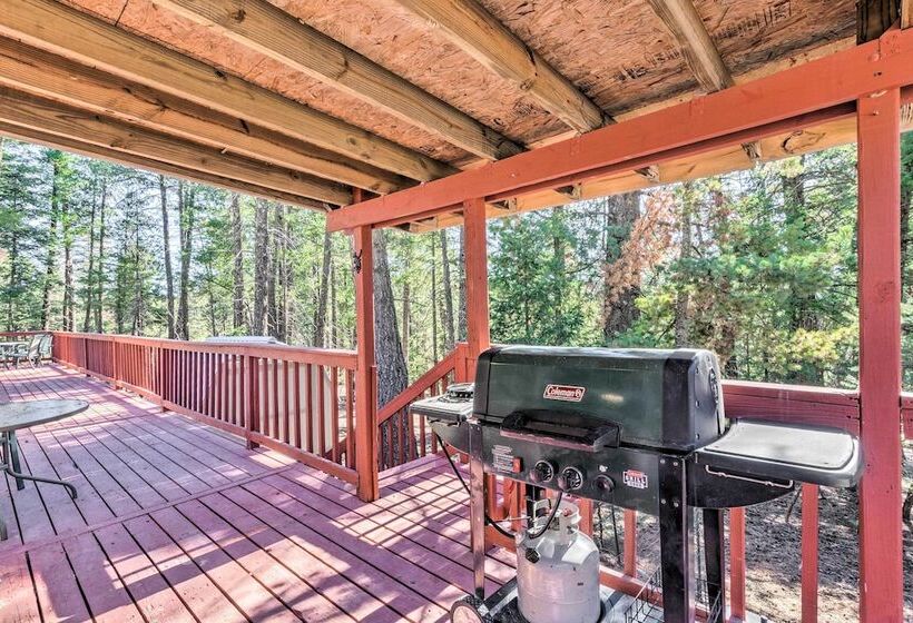 Relaxing Lincoln Forest Retreat W/ Wraparound Deck