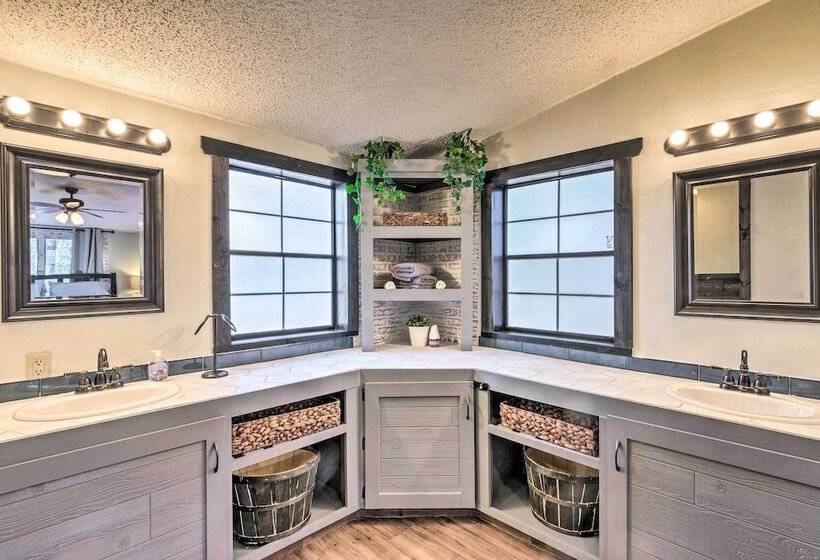 Relaxing Lincoln Forest Retreat W/ Wraparound Deck