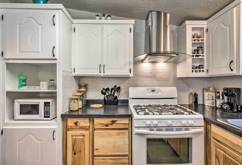 Relaxing Lincoln Forest Retreat W/ Wraparound Deck