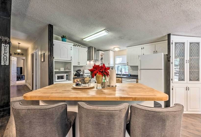 Relaxing Lincoln Forest Retreat W/ Wraparound Deck