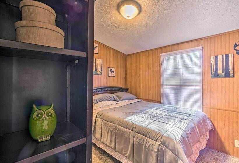 Relaxing Lincoln Forest Retreat W/ Wraparound Deck