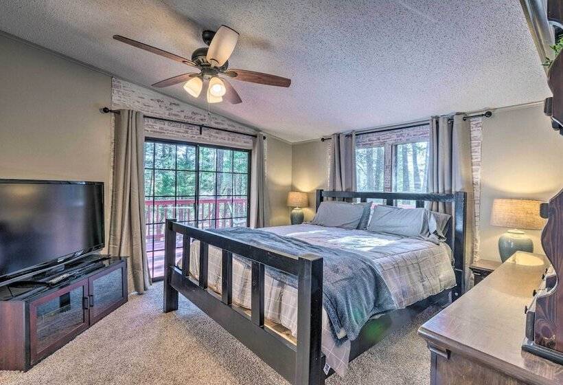 Relaxing Lincoln Forest Retreat W/ Wraparound Deck