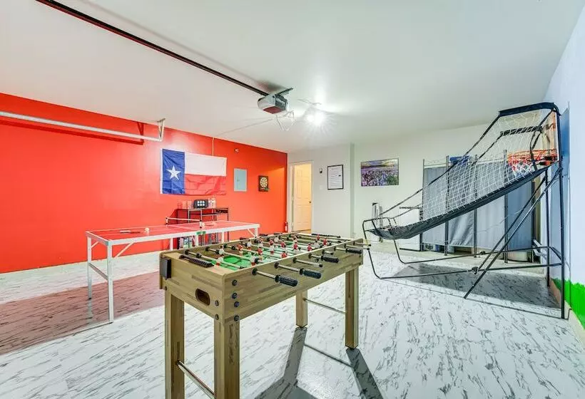 San Antonio Home W/ Game Room, 9 Mi To Seaworld!