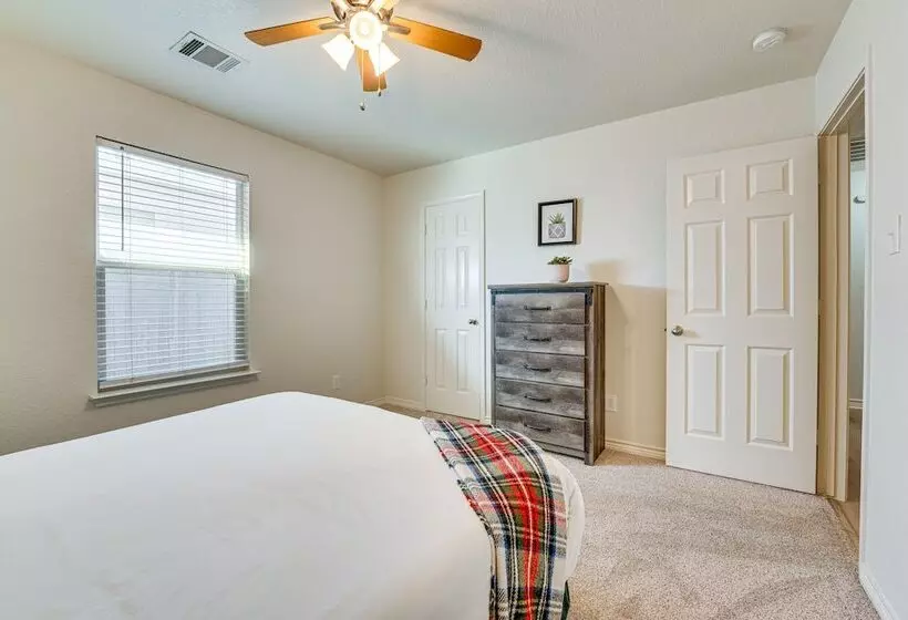 San Antonio Home W/ Game Room, 9 Mi To Seaworld!