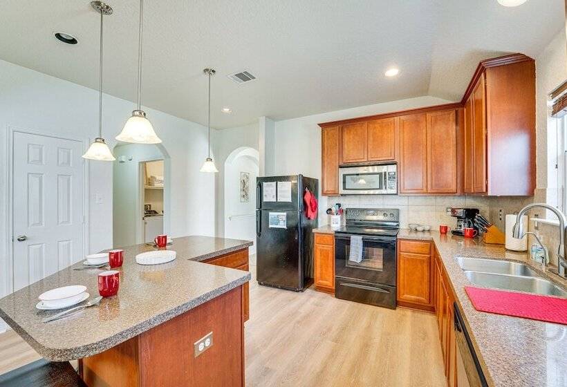 San Antonio Home W/ Game Room, 9 Mi To Seaworld!