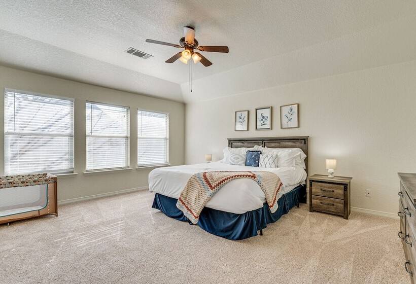 San Antonio Home W/ Game Room, 9 Mi To Seaworld!