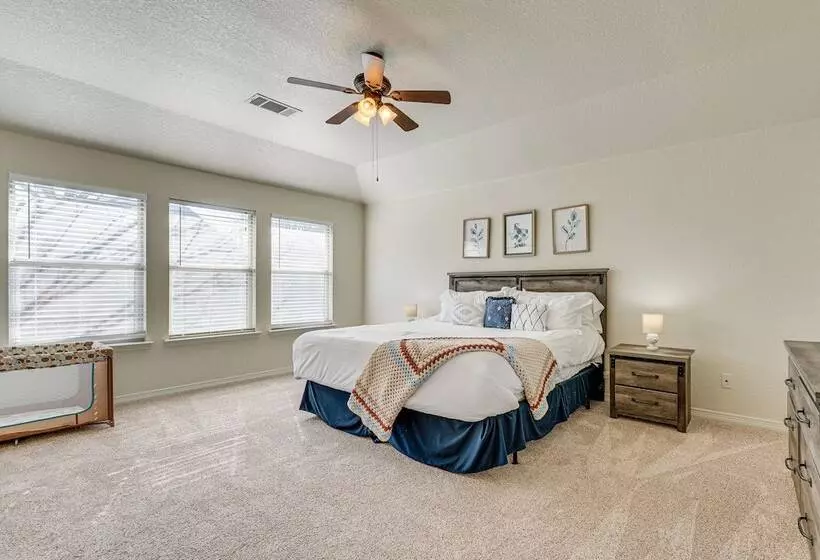 San Antonio Home W/ Game Room, 9 Mi To Seaworld!