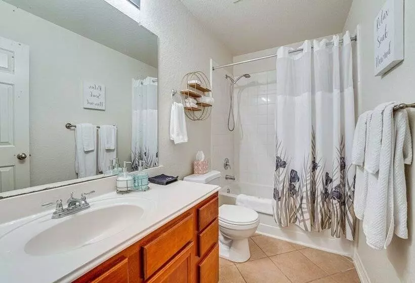 San Antonio Home W/ Game Room, 9 Mi To Seaworld!