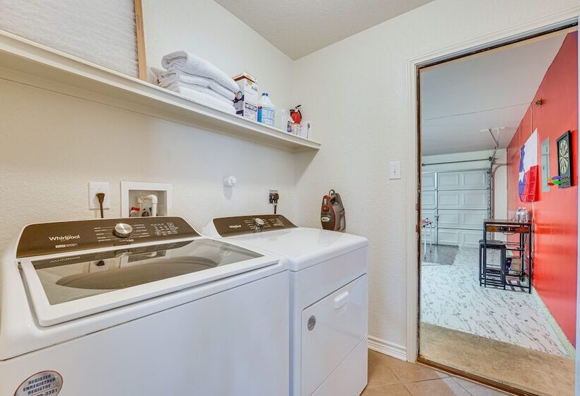 San Antonio Home W/ Game Room, 9 Mi To Seaworld!