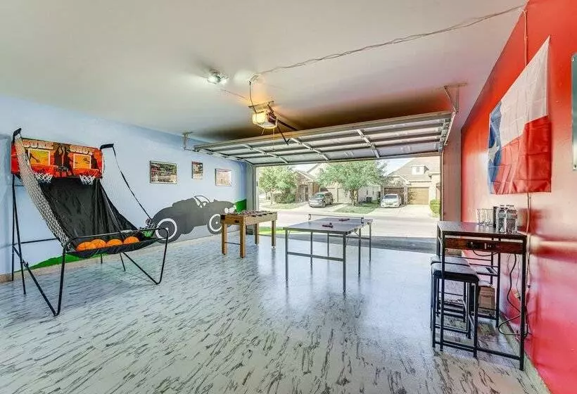 San Antonio Home W/ Game Room, 9 Mi To Seaworld!