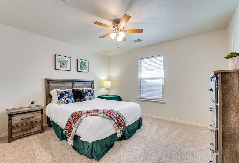 San Antonio Home W/ Game Room, 9 Mi To Seaworld!