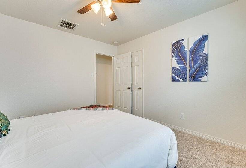 San Antonio Home W/ Game Room, 9 Mi To Seaworld!