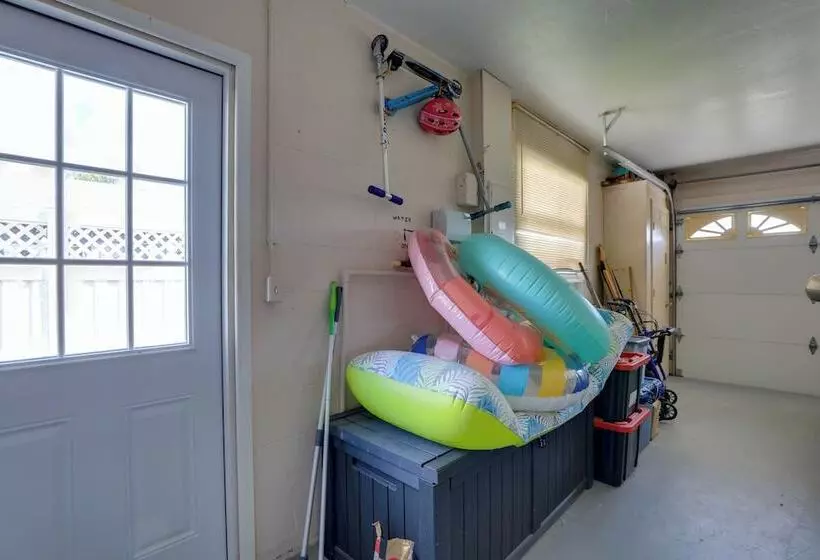 Pool, Lake & Sunset Views: Home In Sarasota