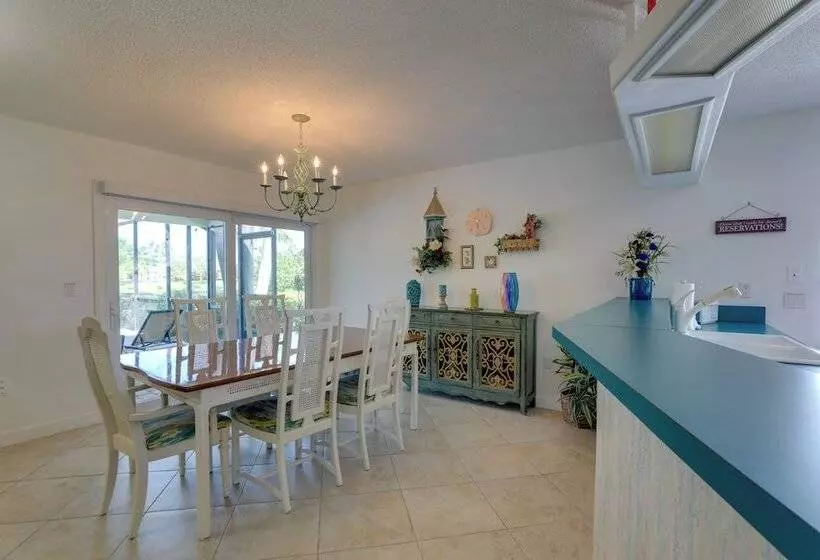 Pool, Lake & Sunset Views: Home In Sarasota