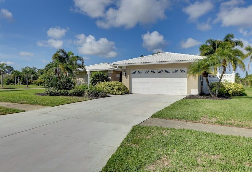 Pool, Lake & Sunset Views: Home In Sarasota