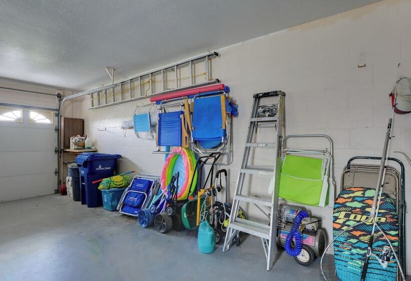 Pool, Lake & Sunset Views: Home In Sarasota