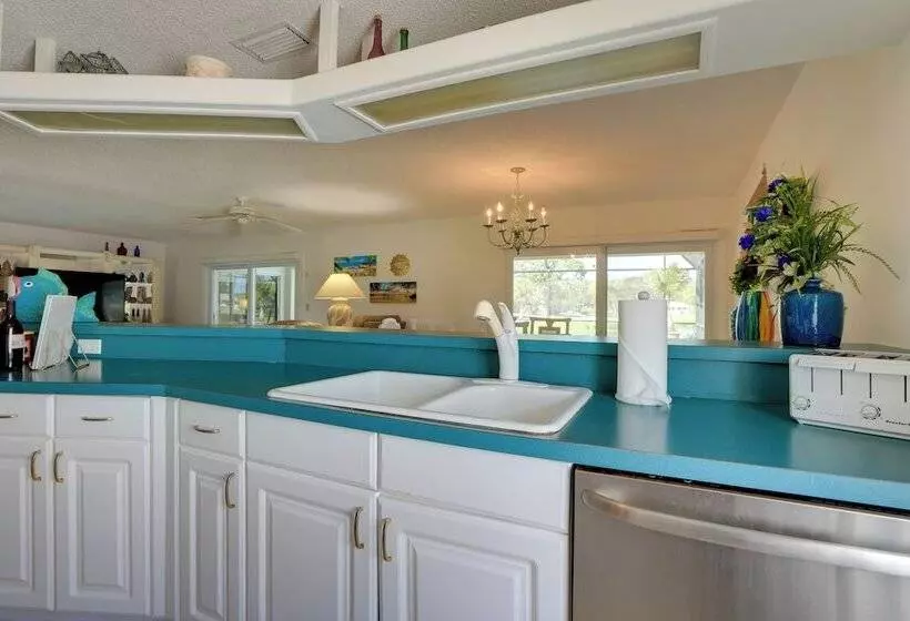 Pool, Lake & Sunset Views: Home In Sarasota