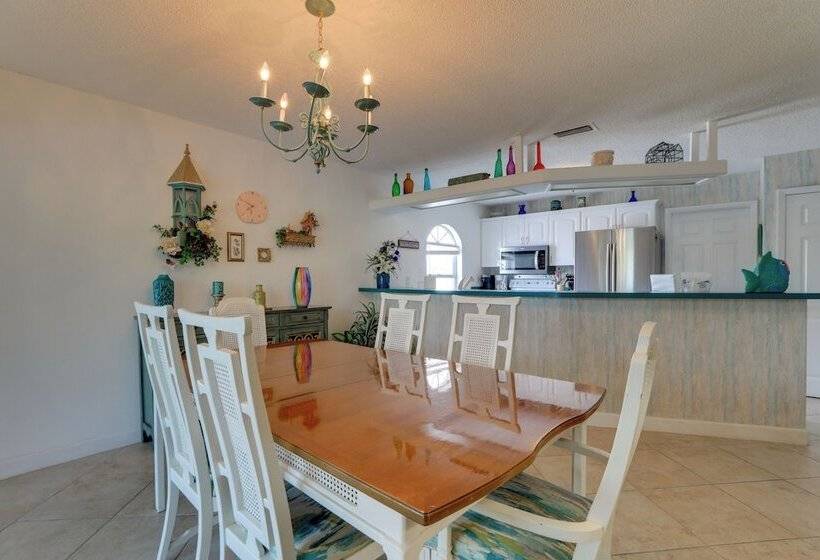 Pool, Lake & Sunset Views: Home In Sarasota