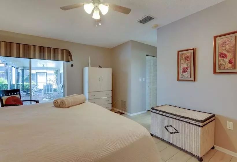 Pool, Lake & Sunset Views: Home In Sarasota