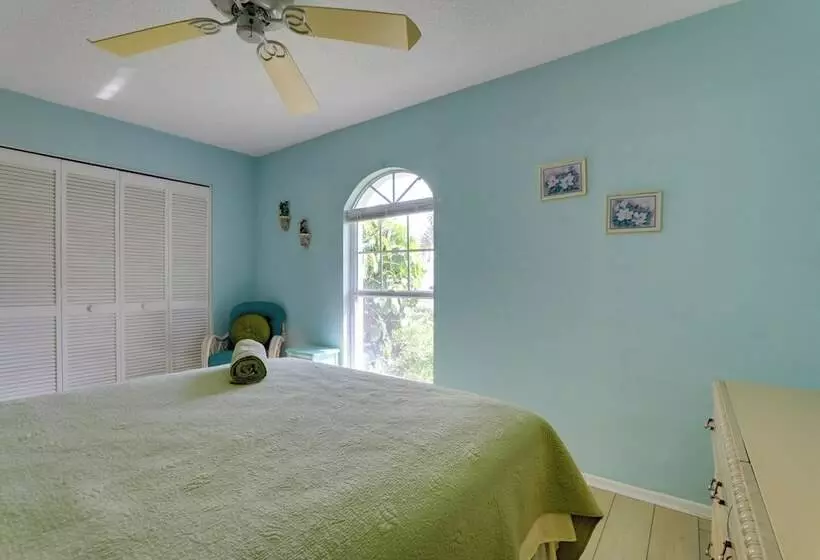 Pool, Lake & Sunset Views: Home In Sarasota