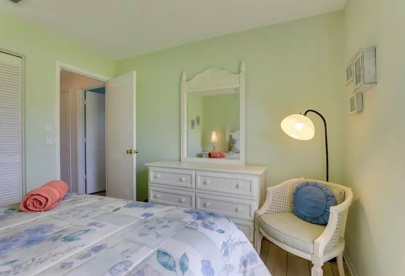 Pool, Lake & Sunset Views: Home In Sarasota