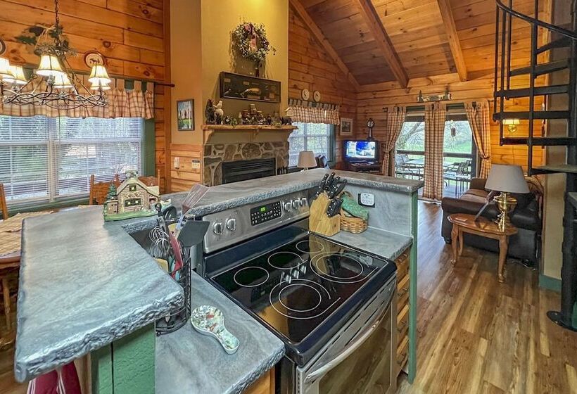 Serene Cabin In The Smokies W/ 2 Decks & Hot Tub!