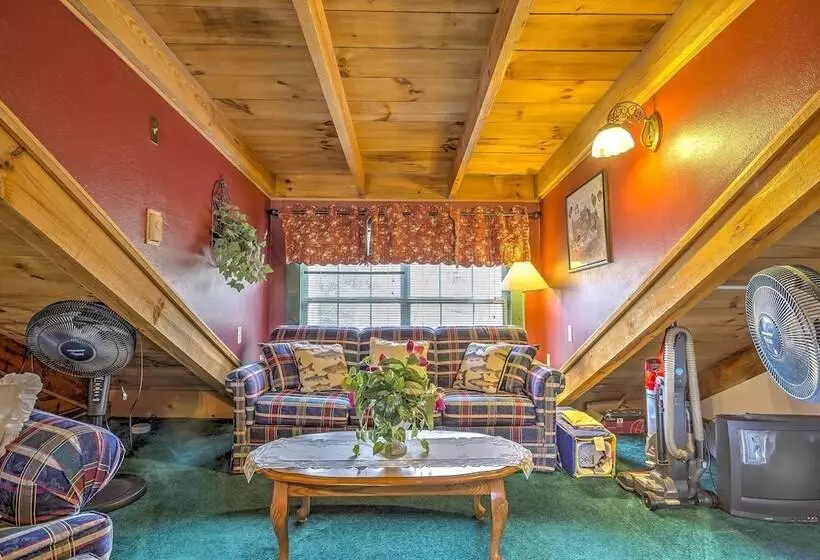 Serene Cabin In The Smokies W/ 2 Decks & Hot Tub!