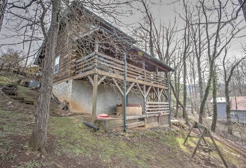 Serene Cabin In The Smokies W/ 2 Decks & Hot Tub!