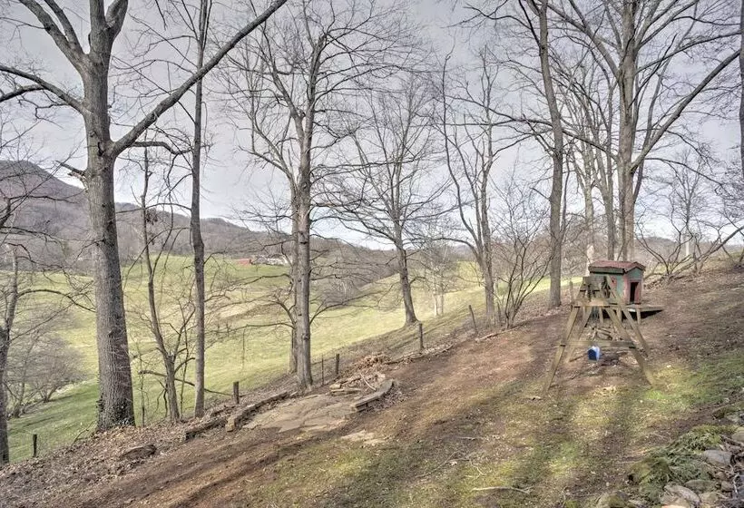 Serene Cabin In The Smokies W/ 2 Decks & Hot Tub!