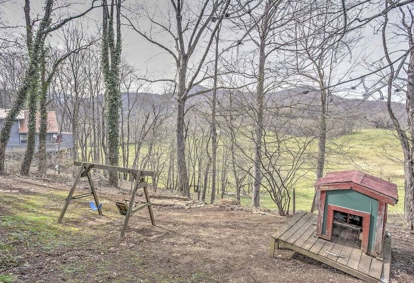 Serene Cabin In The Smokies W/ 2 Decks & Hot Tub!