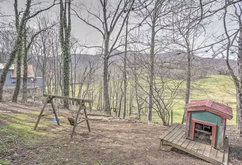 Serene Cabin In The Smokies W/ 2 Decks & Hot Tub!