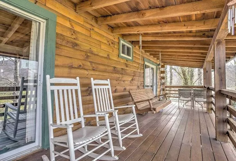 Serene Cabin In The Smokies W/ 2 Decks & Hot Tub!