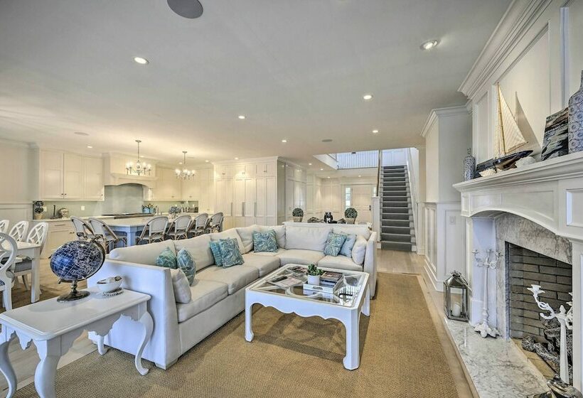 Shelter Island Retreat W/ Outdoor Pool!