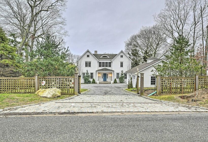 Shelter Island Retreat W/ Outdoor Pool!