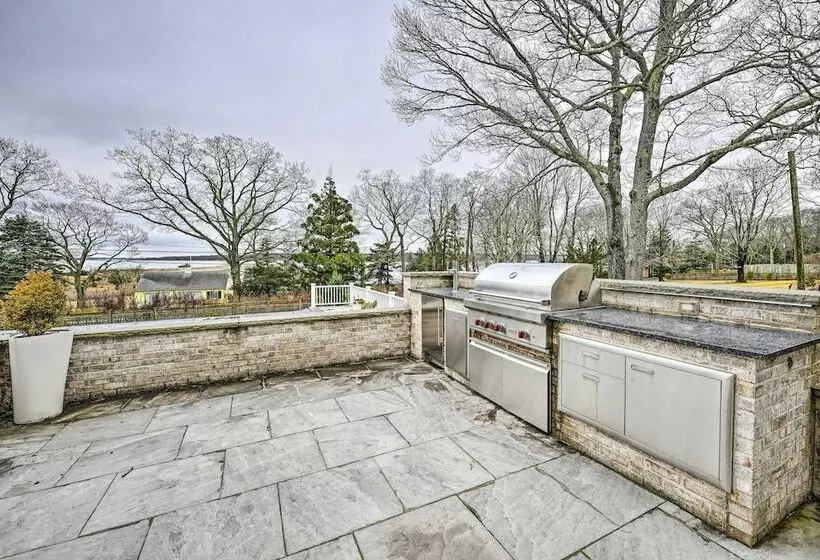 Shelter Island Retreat W/ Outdoor Pool!